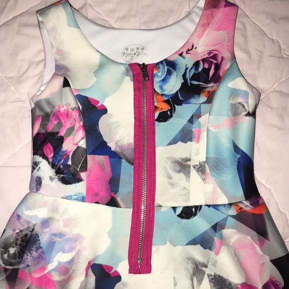 Flower print skater style Dress - Picture 4 of 8